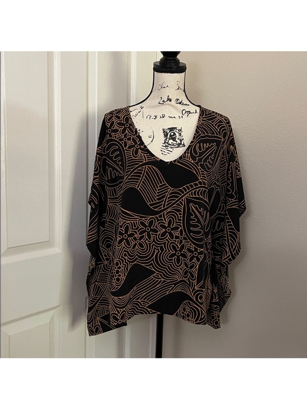 Manuhealii Black and Goldenrod Caftan Top XS-S